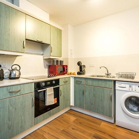 Fast Internet One Bedroom Apartment In Greater London, Id Required Bagian luar foto