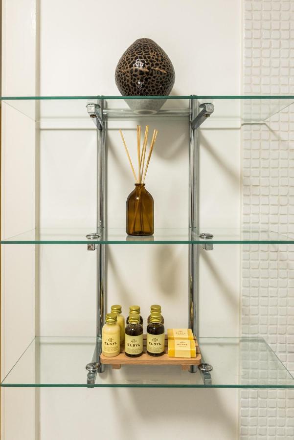 Fast Internet One Bedroom Apartment In Greater London, Id Required Bagian luar foto