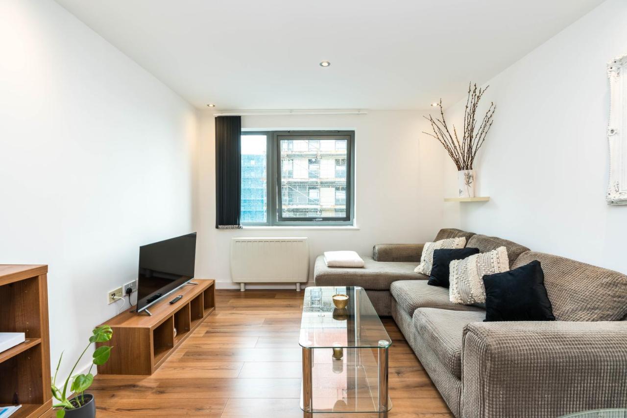 Fast Internet One Bedroom Apartment In Greater London, Id Required Bagian luar foto