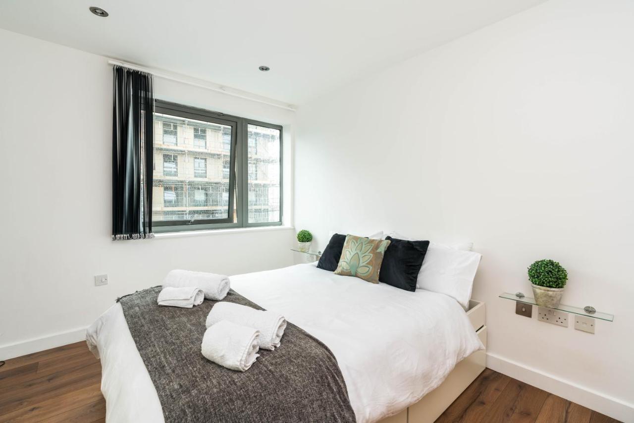 Fast Internet One Bedroom Apartment In Greater London, Id Required Bagian luar foto