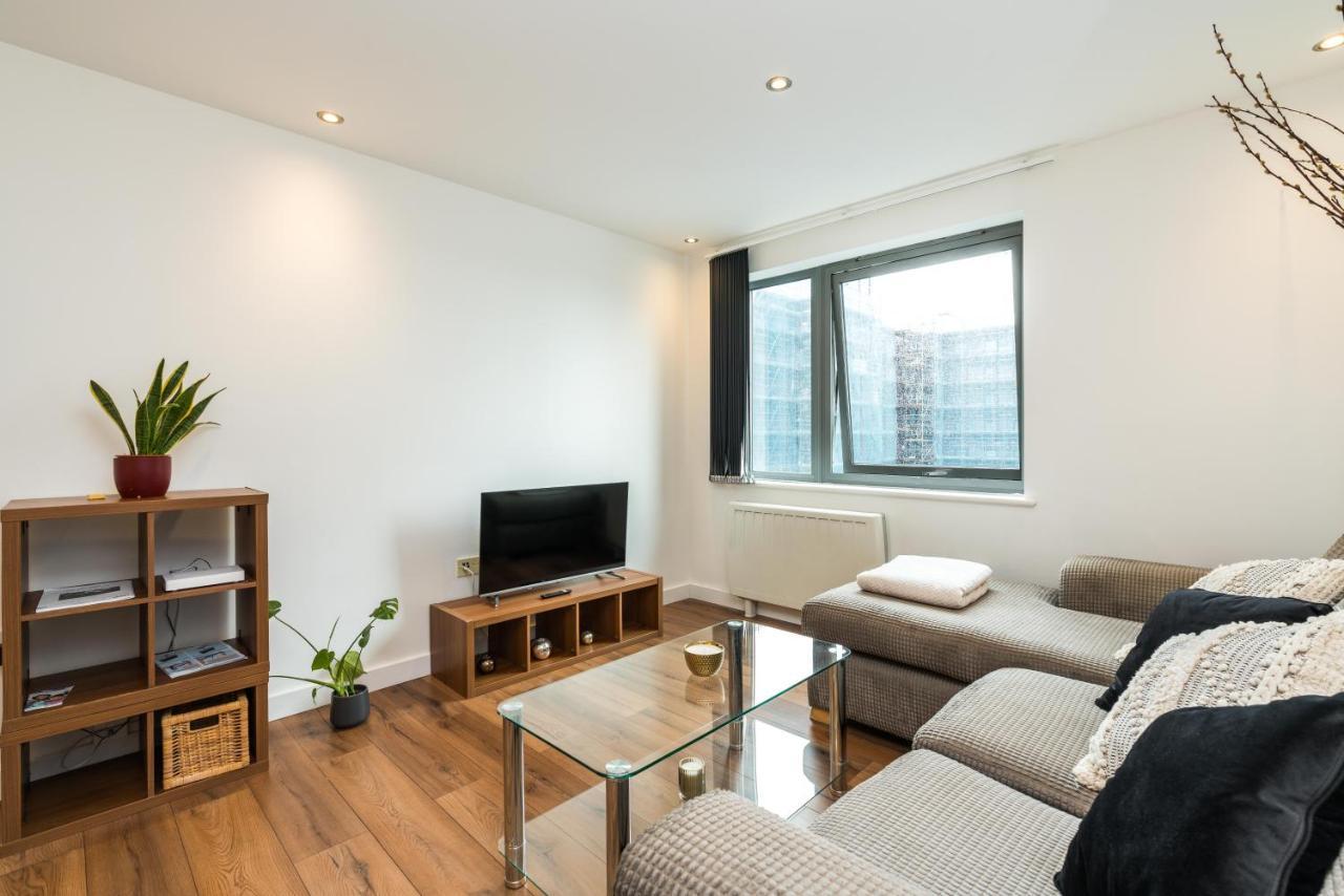 Fast Internet One Bedroom Apartment In Greater London, Id Required Bagian luar foto