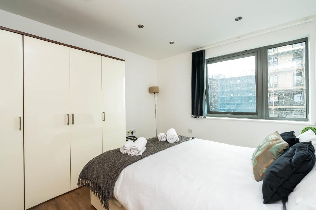 Fast Internet One Bedroom Apartment In Greater London, Id Required Bagian luar foto