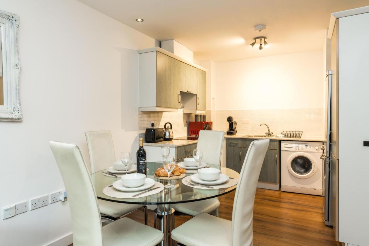 Fast Internet One Bedroom Apartment In Greater London, Id Required Bagian luar foto